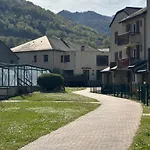 公寓 Bel T2 Refait A Neuf Avec Piscine Couverte De Juin A Fin Septembre, Pres Des Stations De Avec Navette Et Draps Et Serviettes Compris