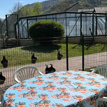 Bel T2 Refait A Neuf Avec Piscine Couverte De Juin A Fin Septembre, Pres Des Stations De Avec Navette Et Draps Et Serviettes Compris Apartman